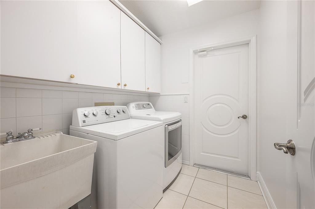 В аренду: $4,900 (5 спален, 4 ванн, 3056 Квадратных фут)