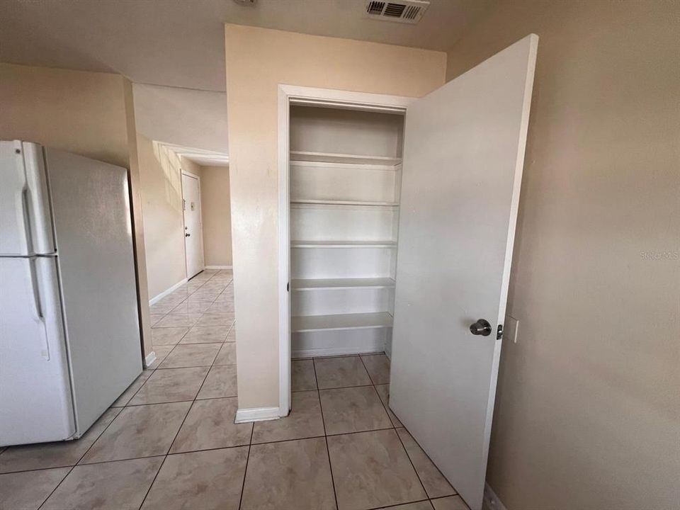 В аренду: $1,550 (2 спален, 1 ванн, 930 Квадратных фут)