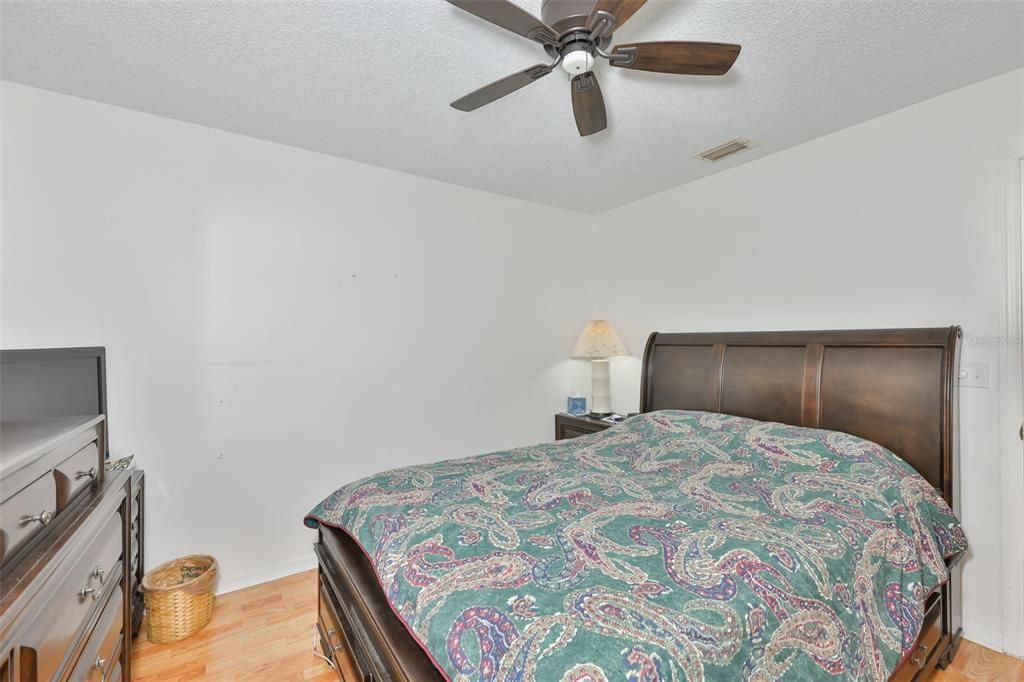 For Sale: $199,000 (2 beds, 2 baths, 1579 Square Feet)