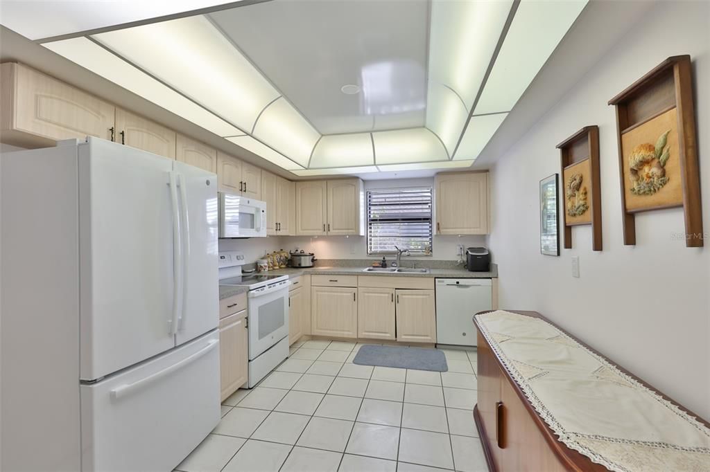 For Sale: $199,000 (2 beds, 2 baths, 1579 Square Feet)