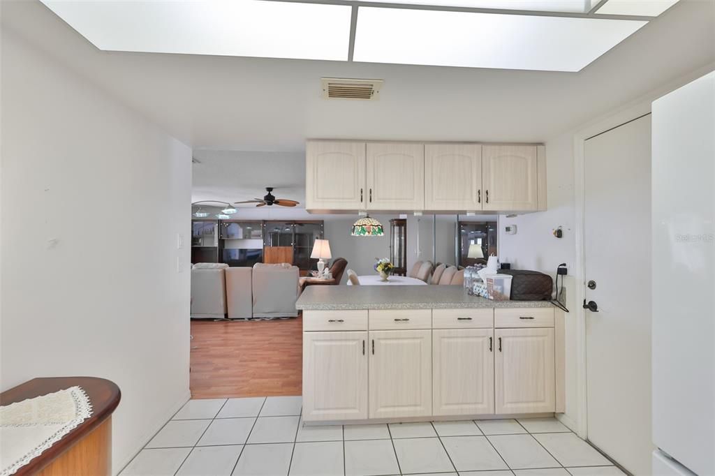 For Sale: $199,000 (2 beds, 2 baths, 1579 Square Feet)
