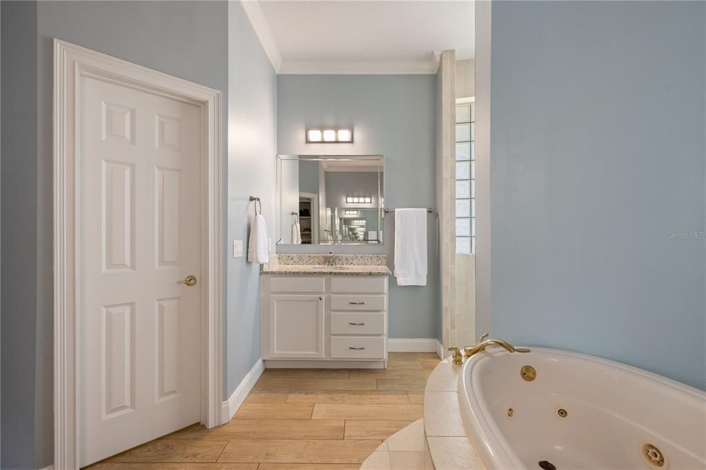 Active With Contract: $1,299,000 (5 beds, 5 baths, 3695 Square Feet)