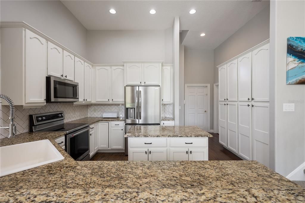 Active With Contract: $1,299,000 (5 beds, 5 baths, 3695 Square Feet)