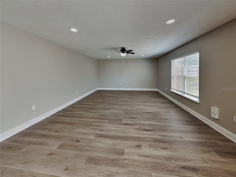 For Rent: $2,219 (4 beds, 2 baths, 2344 Square Feet)