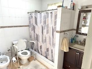 En Venta: $299,000 (4 camas, 2 baños, 3200 Pies cuadrados)
