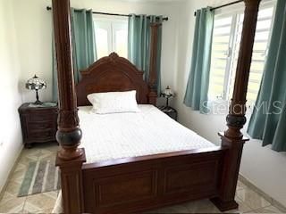 En Venta: $299,000 (4 camas, 2 baños, 3200 Pies cuadrados)