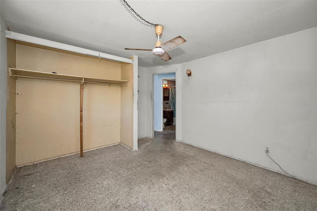 Activo con contrato: $125,000 (2 camas, 1 baños, 594 Pies cuadrados)