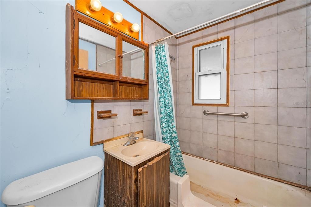 Activo con contrato: $125,000 (2 camas, 1 baños, 594 Pies cuadrados)