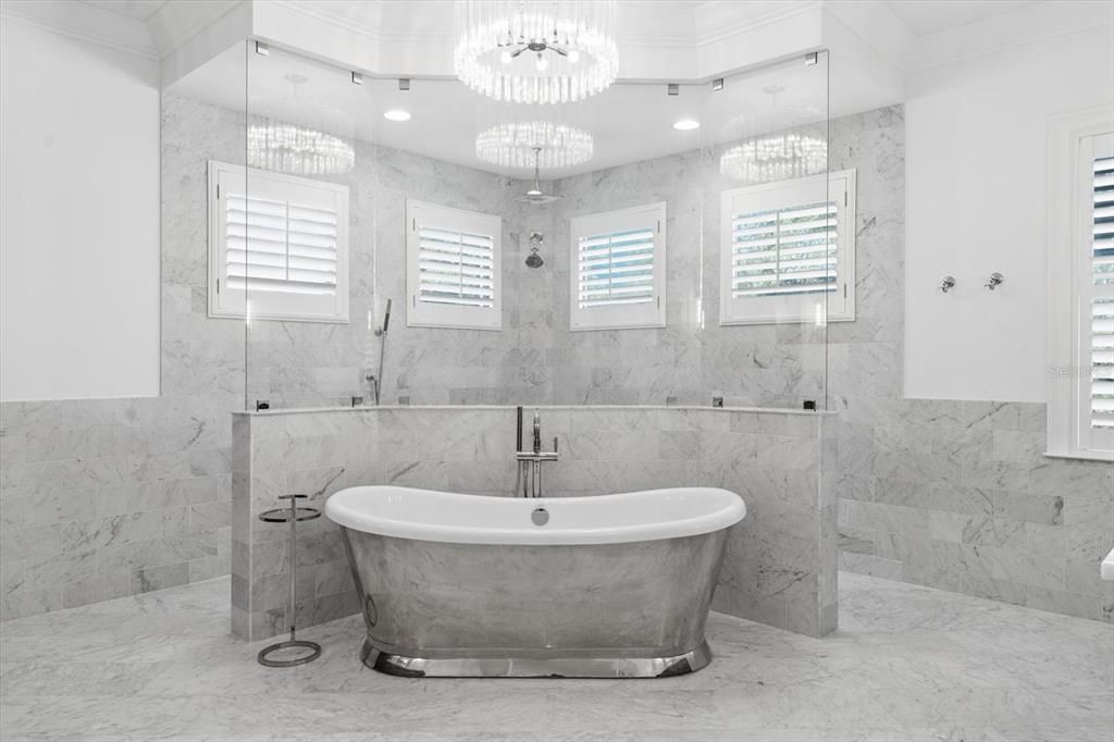 For Sale: $3,150,000 (5 beds, 5 baths, 5127 Square Feet)
