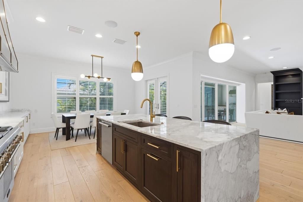 For Sale: $3,150,000 (5 beds, 5 baths, 5127 Square Feet)