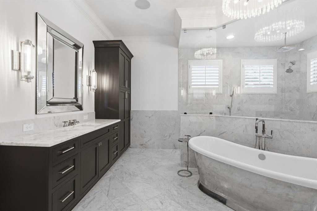 For Sale: $3,150,000 (5 beds, 5 baths, 5127 Square Feet)