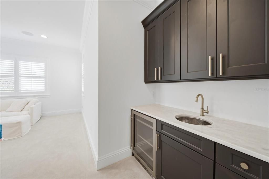 For Sale: $3,150,000 (5 beds, 5 baths, 5127 Square Feet)