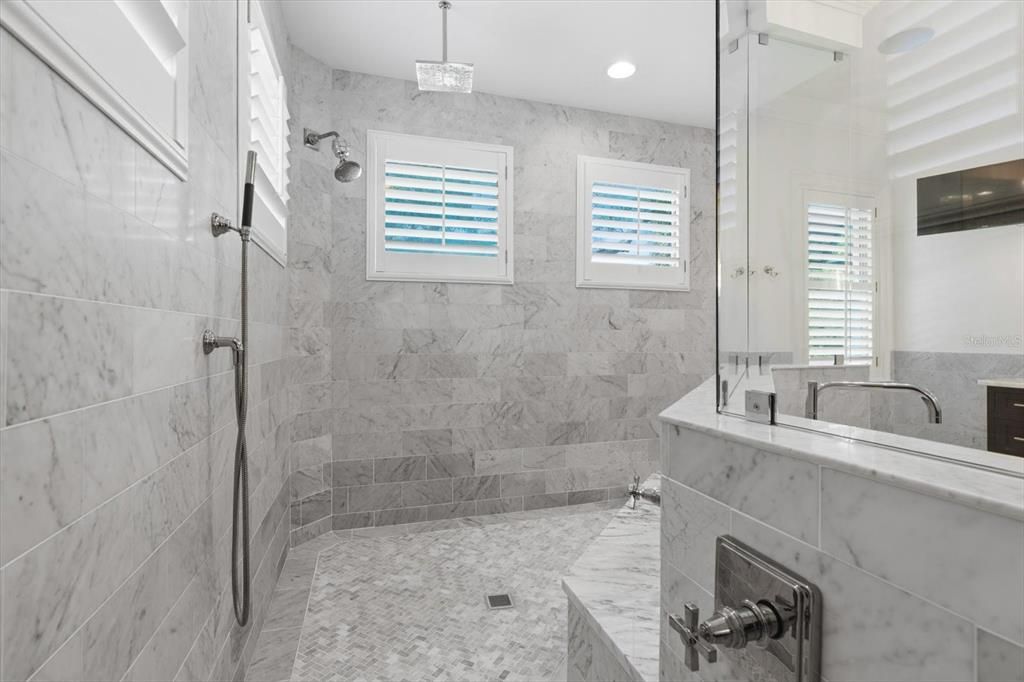 For Sale: $3,150,000 (5 beds, 5 baths, 5127 Square Feet)