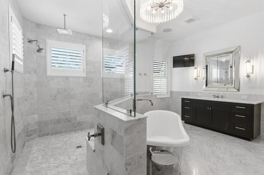 For Sale: $3,150,000 (5 beds, 5 baths, 5127 Square Feet)