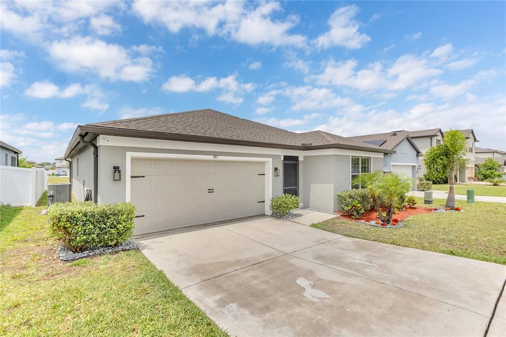 For Rent: $2,350 (3 beds, 2 baths, 1443 Square Feet)