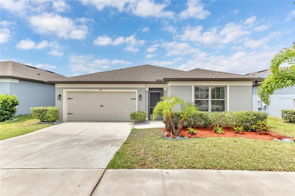 For Rent: $2,350 (3 beds, 2 baths, 1443 Square Feet)