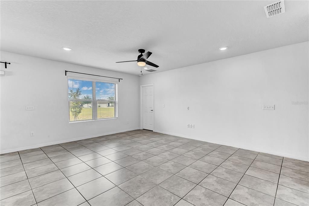 For Rent: $2,350 (3 beds, 2 baths, 1443 Square Feet)