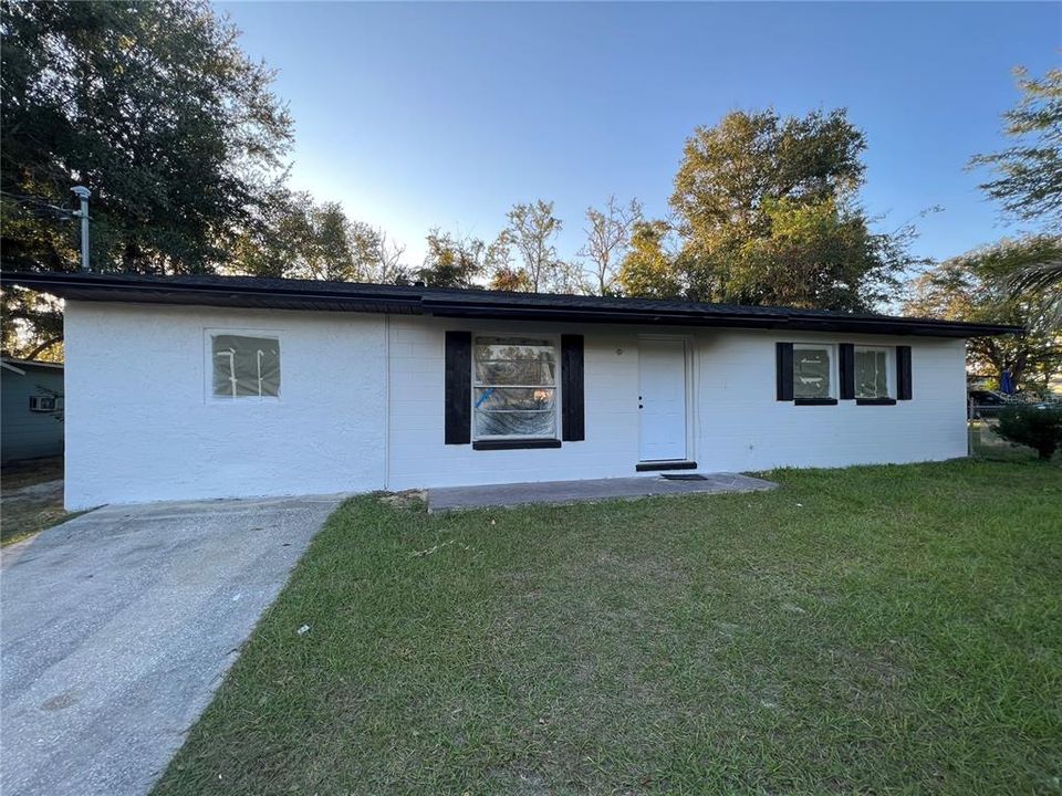 For Sale: $220,000 (3 beds, 2 baths, 1260 Square Feet)