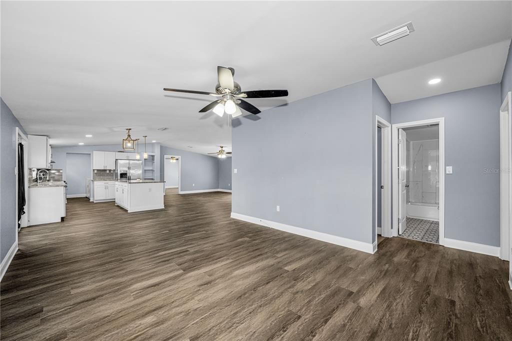 For Sale: $329,000 (4 beds, 2 baths, 1782 Square Feet)