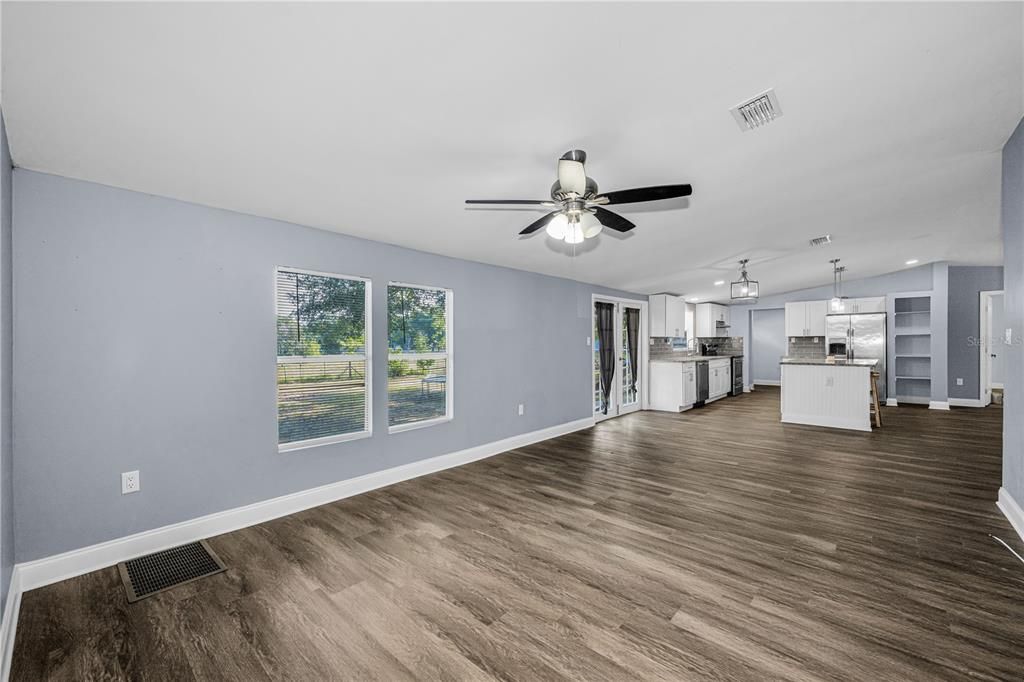 For Sale: $329,000 (4 beds, 2 baths, 1782 Square Feet)