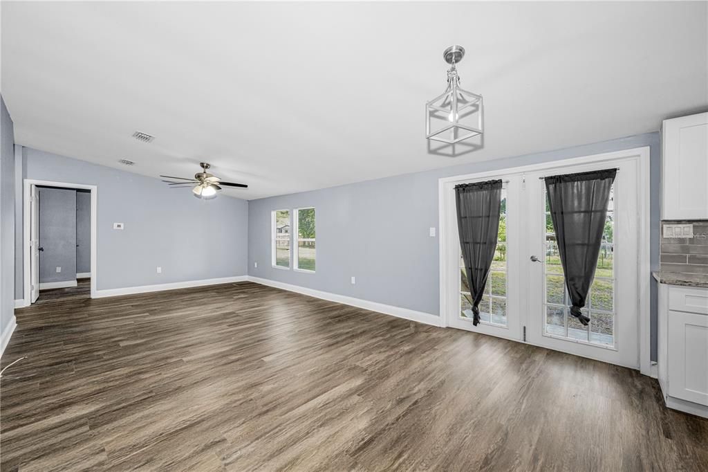 For Sale: $329,000 (4 beds, 2 baths, 1782 Square Feet)