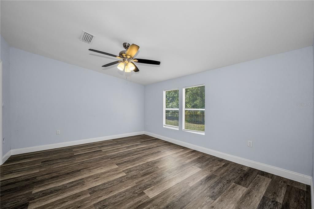 For Sale: $329,000 (4 beds, 2 baths, 1782 Square Feet)