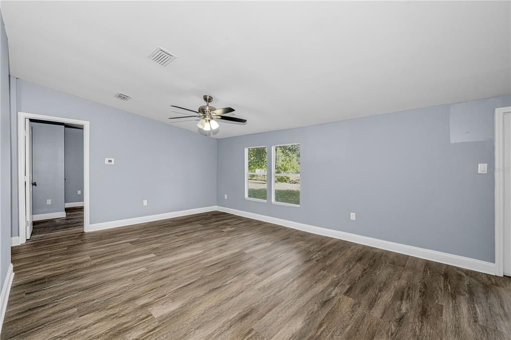 For Sale: $329,000 (4 beds, 2 baths, 1782 Square Feet)