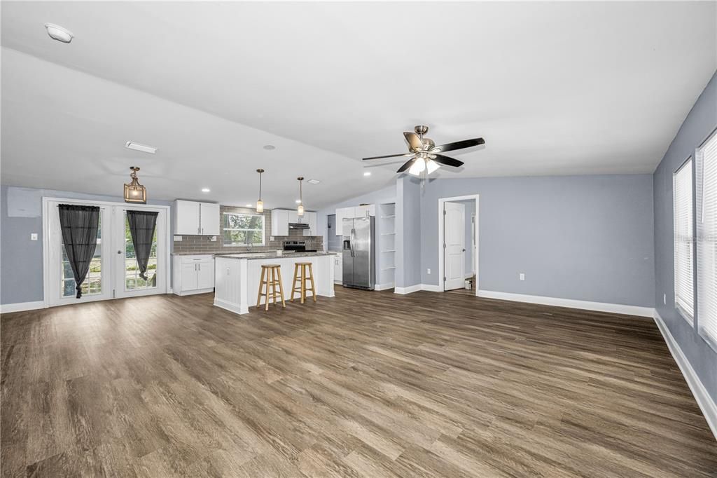 For Sale: $329,000 (4 beds, 2 baths, 1782 Square Feet)