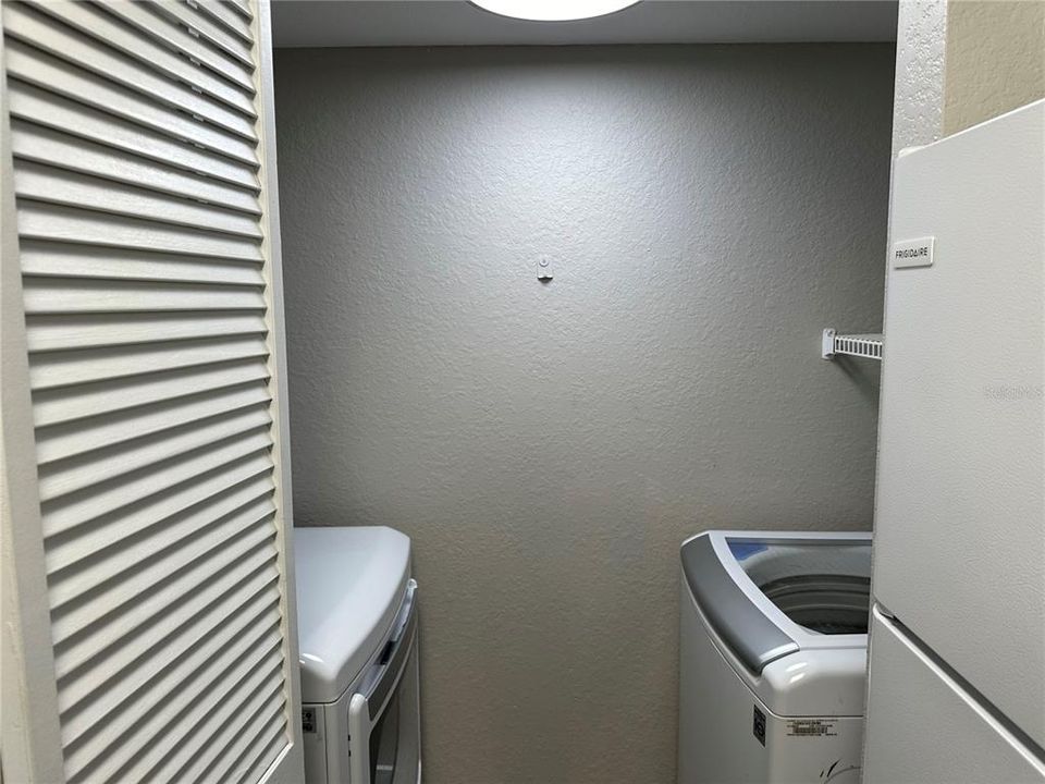 For Sale: $160,000 (2 beds, 2 baths, 829 Square Feet)