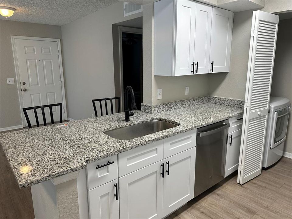 For Sale: $160,000 (2 beds, 2 baths, 829 Square Feet)