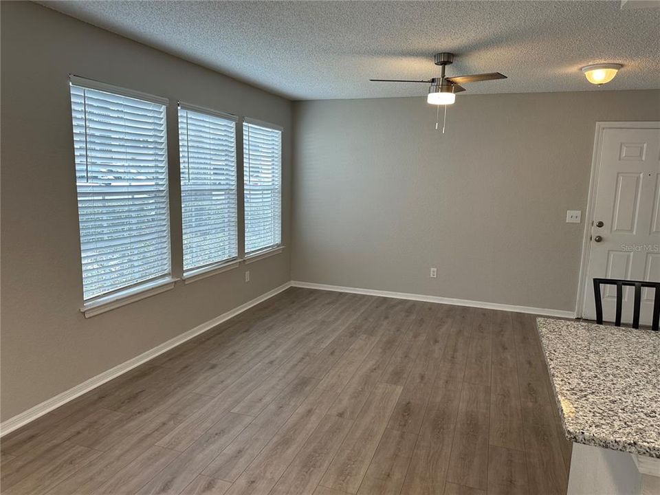 For Sale: $160,000 (2 beds, 2 baths, 829 Square Feet)