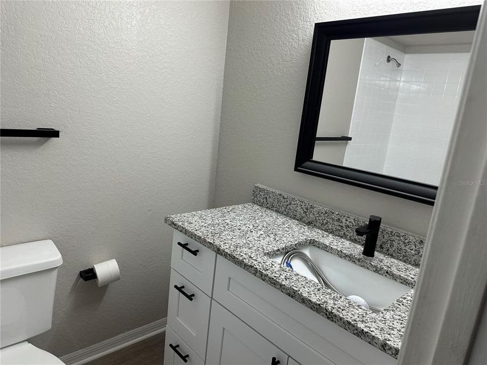 For Sale: $160,000 (2 beds, 2 baths, 829 Square Feet)