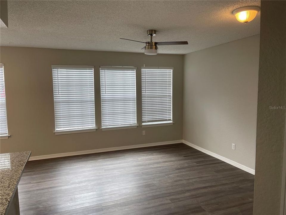 For Sale: $160,000 (2 beds, 2 baths, 829 Square Feet)