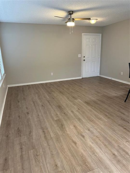 For Sale: $160,000 (2 beds, 2 baths, 829 Square Feet)