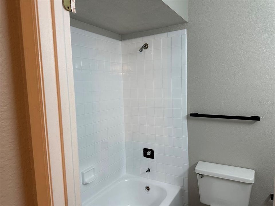 For Sale: $160,000 (2 beds, 2 baths, 829 Square Feet)