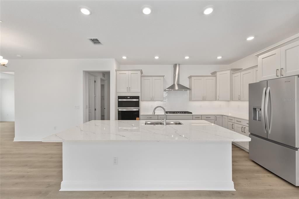 For Sale: $452,245 (2 beds, 2 baths, 2019 Square Feet)