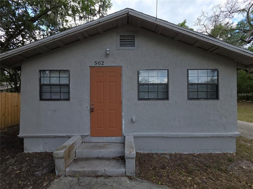 For Rent: $985 (2 beds, 1 baths, 750 Square Feet)