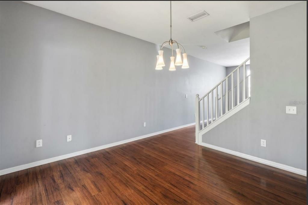 For Rent: $2,000 (2 beds, 2 baths, 1297 Square Feet)