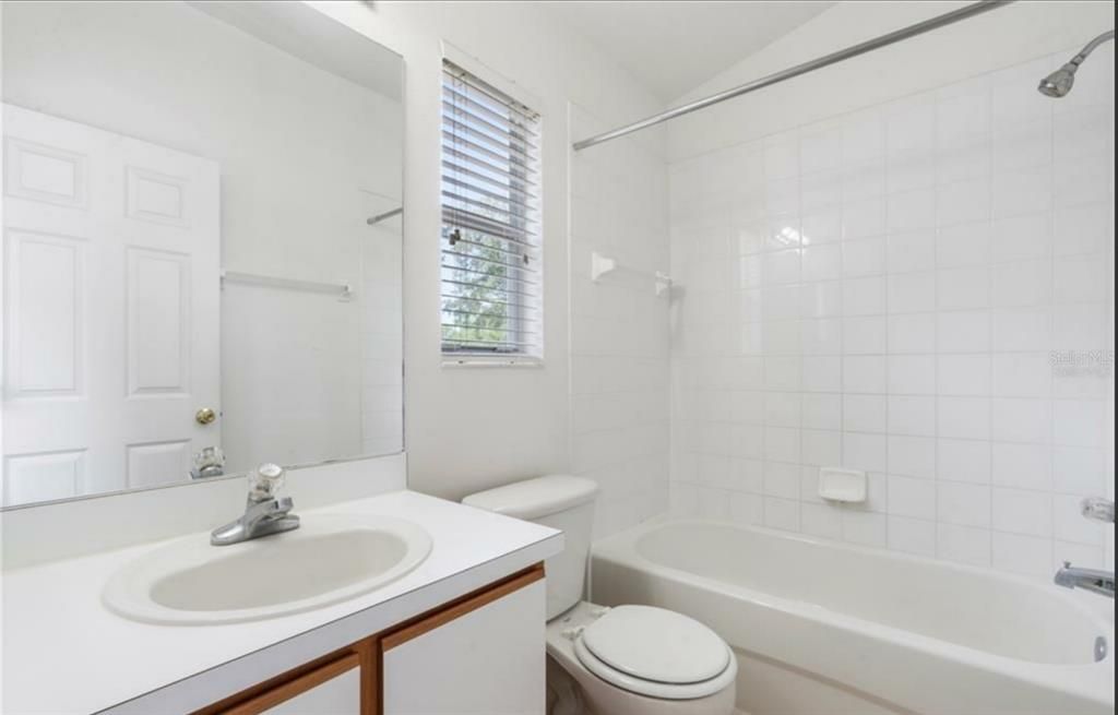 For Rent: $2,000 (2 beds, 2 baths, 1297 Square Feet)