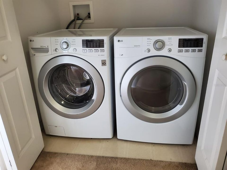 For Rent: $2,000 (2 beds, 2 baths, 1297 Square Feet)