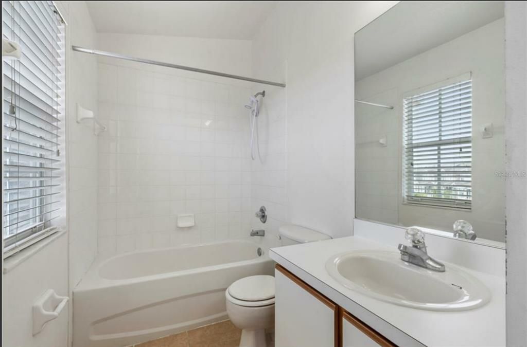 For Rent: $2,000 (2 beds, 2 baths, 1297 Square Feet)