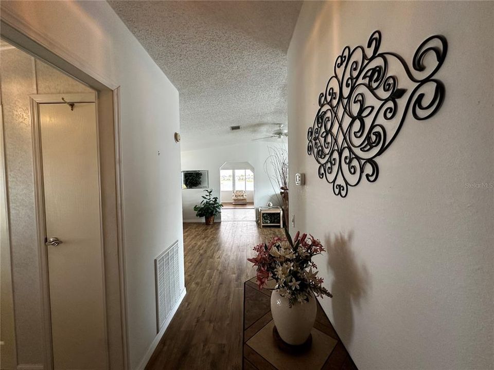 En Venta: $184,900 (2 camas, 2 baños, 1295 Pies cuadrados)