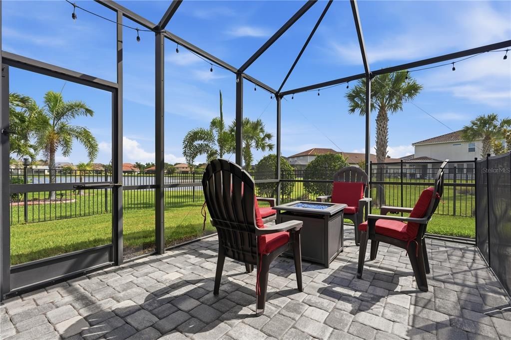 На продажу: $699,900 (4 спален, 3 ванн, 2340 Квадратных фут)