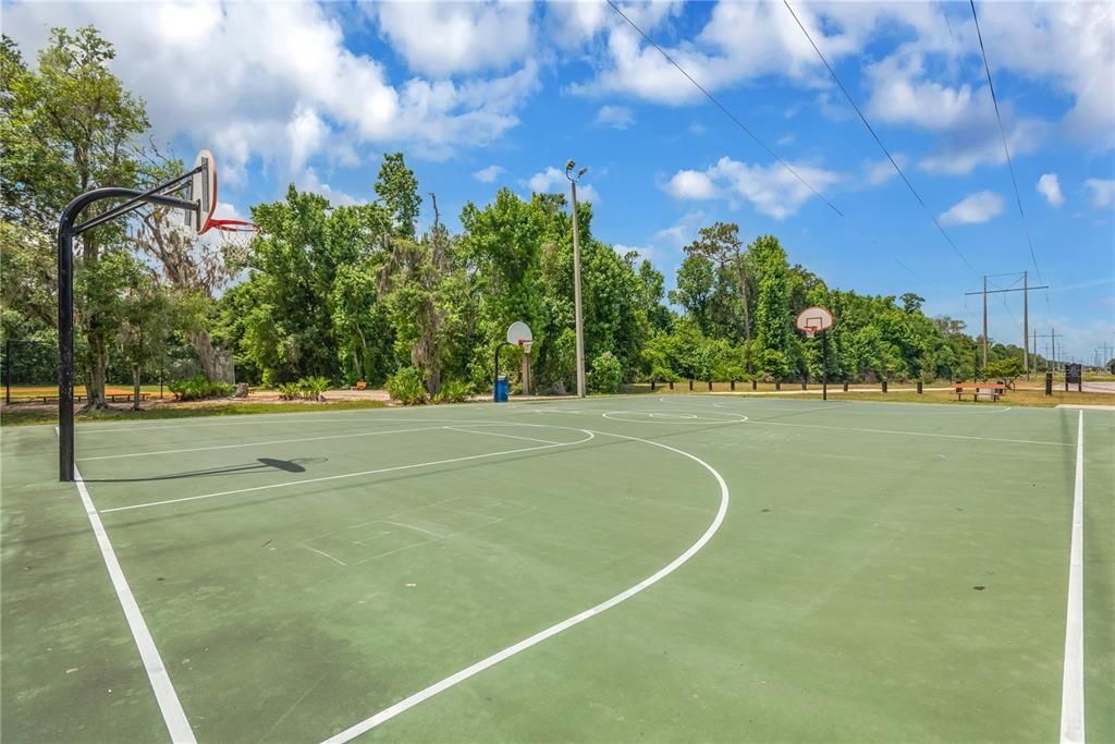 Active With Contract: $349,900 (3 beds, 2 baths, 1574 Square Feet)