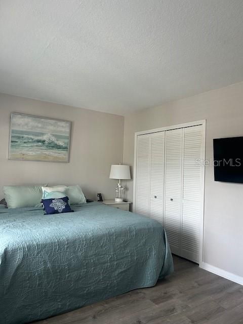 For Sale: $239,000 (1 beds, 1 baths, 617 Square Feet)