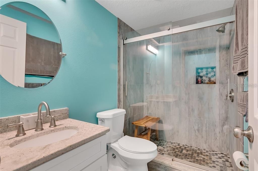For Sale: $239,000 (1 beds, 1 baths, 617 Square Feet)