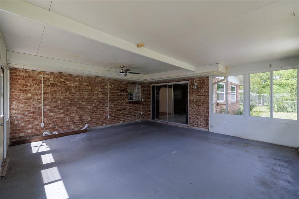 Activo con contrato: $253,000 (2 camas, 1 baños, 1252 Pies cuadrados)