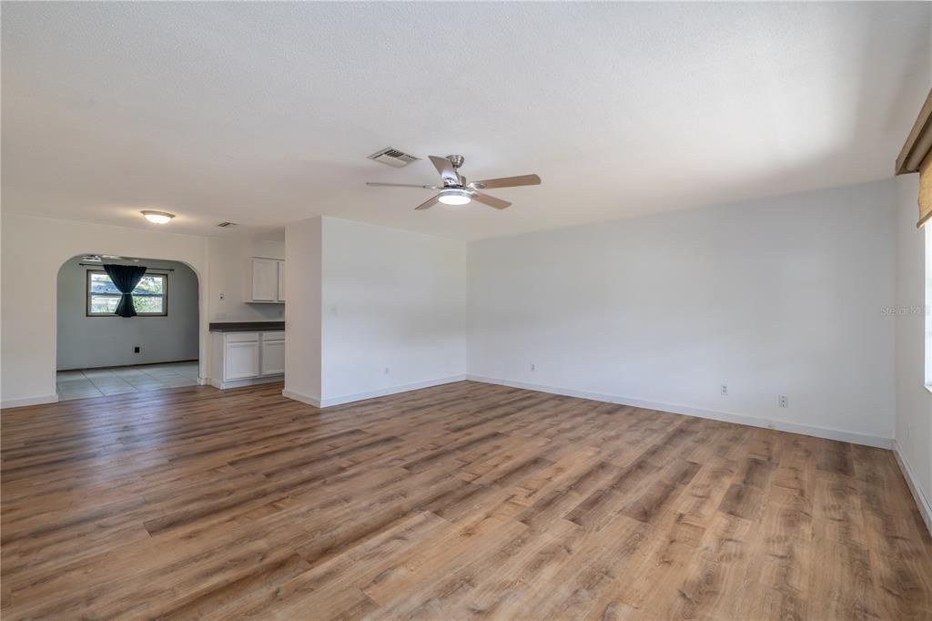 Activo con contrato: $253,000 (2 camas, 1 baños, 1252 Pies cuadrados)