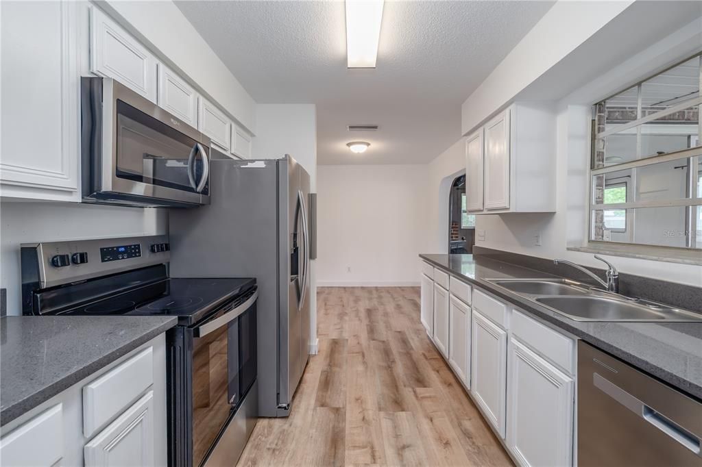 Activo con contrato: $253,000 (2 camas, 1 baños, 1252 Pies cuadrados)