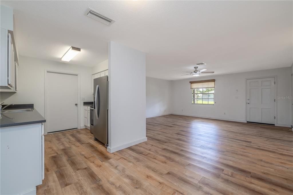 Activo con contrato: $253,000 (2 camas, 1 baños, 1252 Pies cuadrados)